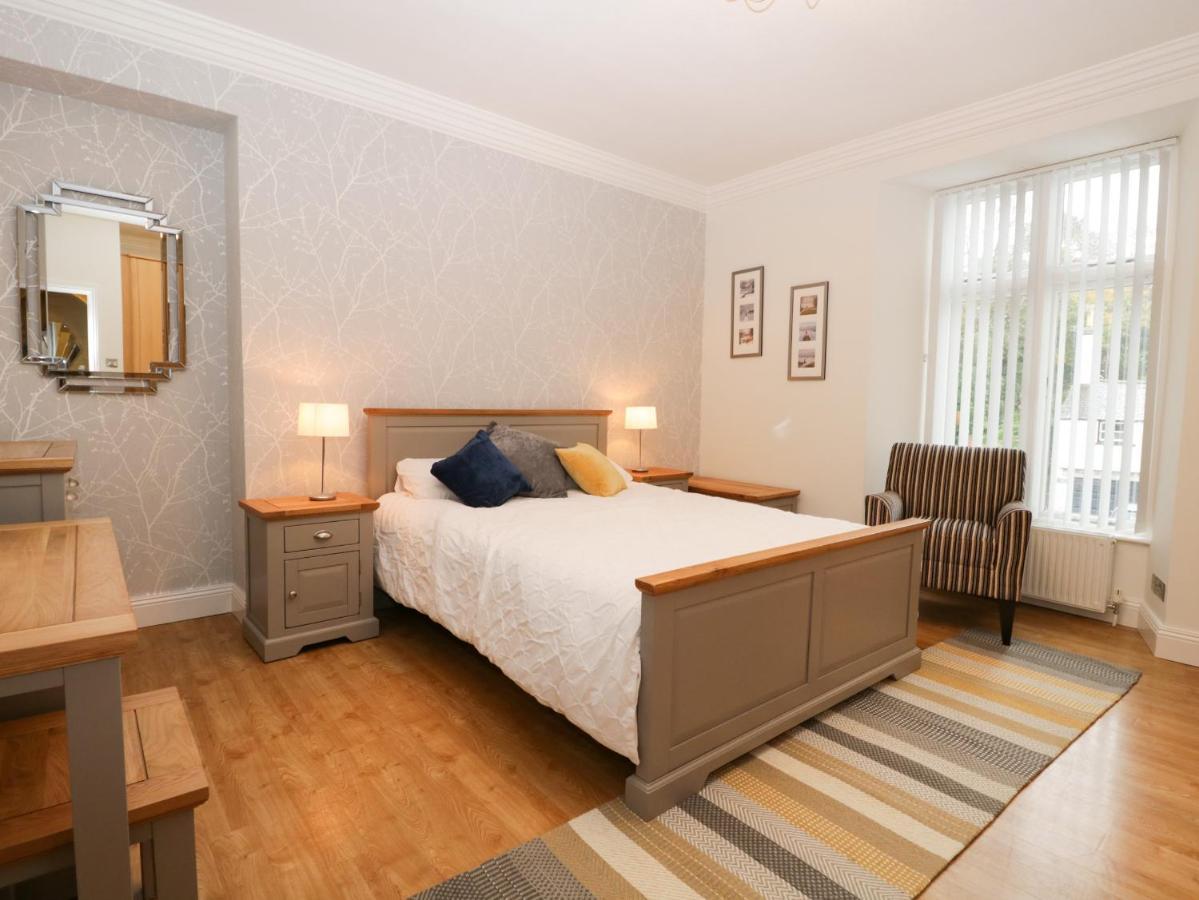 Apartment Tethera *